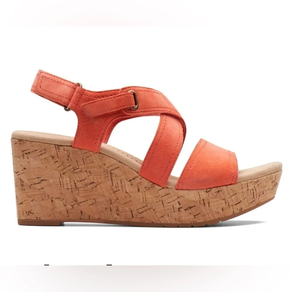 Clarks NWT Rose Way Wedge Sandal in Grenadine in Sz 7W